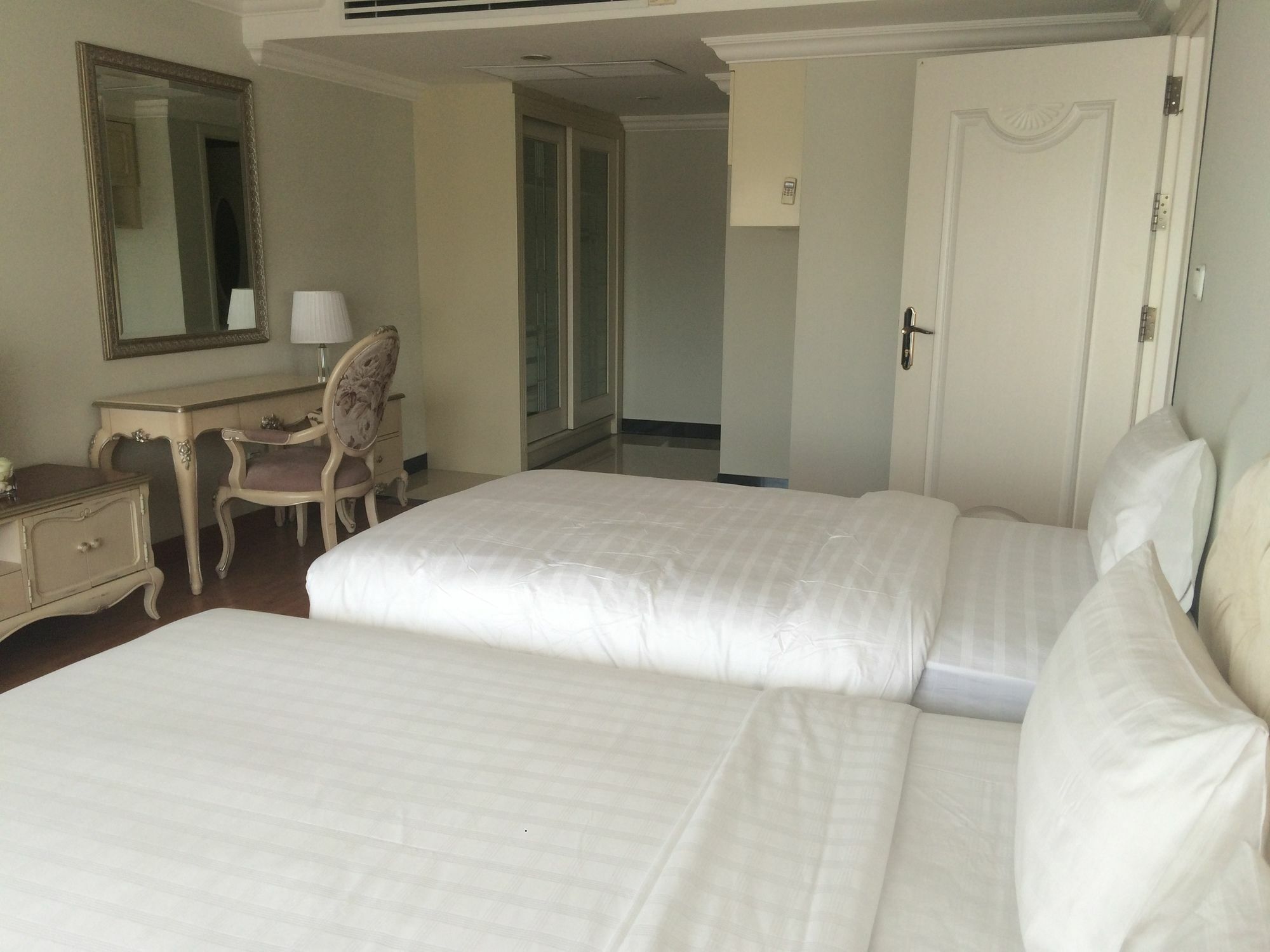 Lk Noble Suite Pattaya Dış mekan fotoğraf
